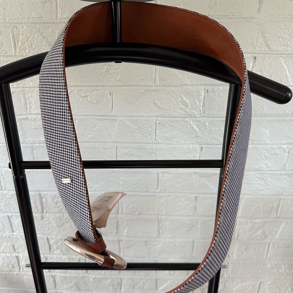 Tommy Hilfiger Leather Women's Waist Belt with Navy Blue and White Pattern